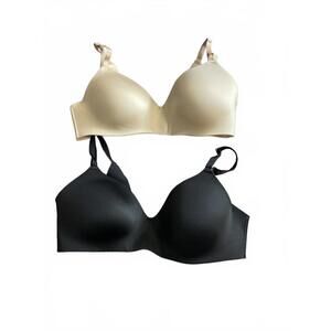 Soma set of 2 Vanishing Back Wireless bras 36B